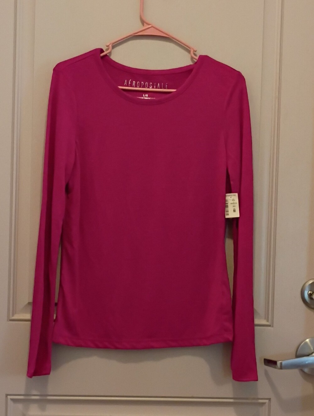 Aeropostale Women's Fitted Long-Sleeve Tee Size L